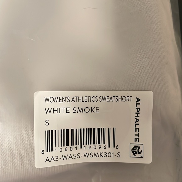 NWT ALPHALETE Women’s Athletics Fleece Sweat Short White Smoke Size SMALL - Picture 8 of 9
